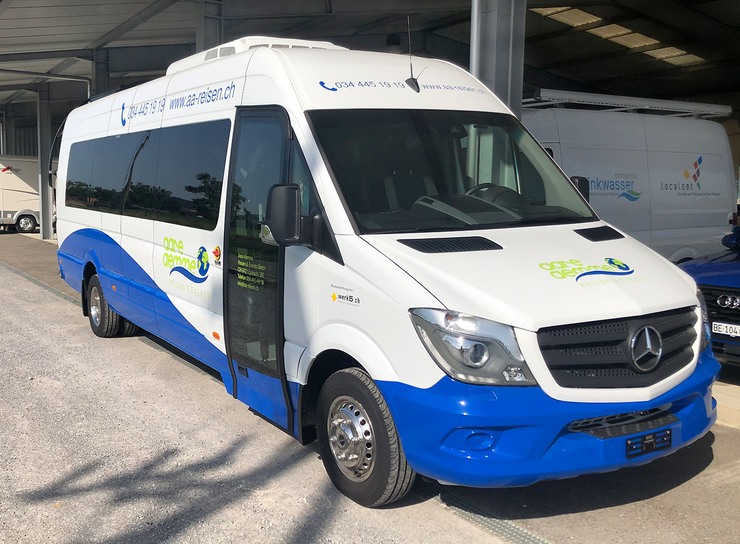 15 Sitze mit Fahrer - VIP E6 - Middi Reisebus