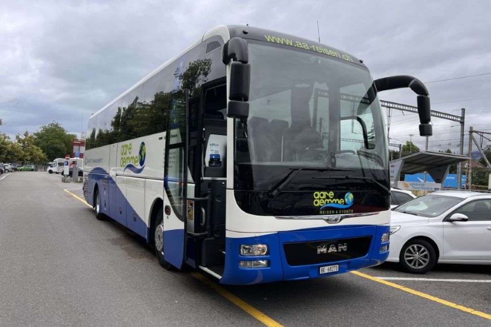Car Bus Man Lions Coach Aare Aemme Reisen Events 4