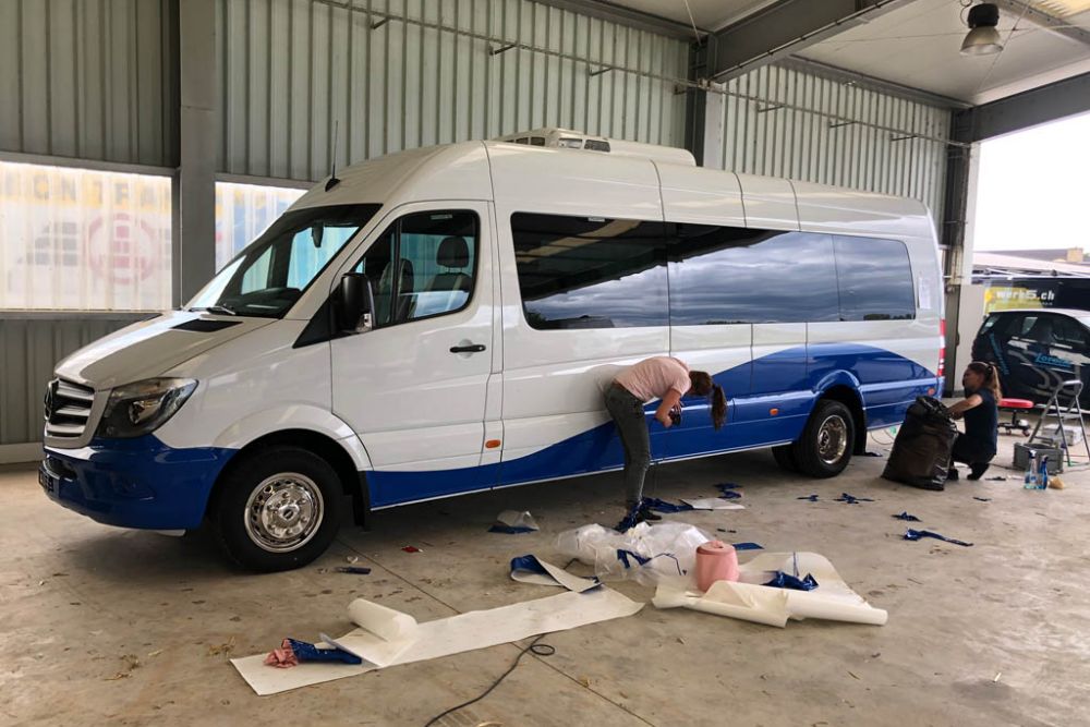 Beschriften Merc Sprinter Kleinbus Aare Aemme Reisen Events 18