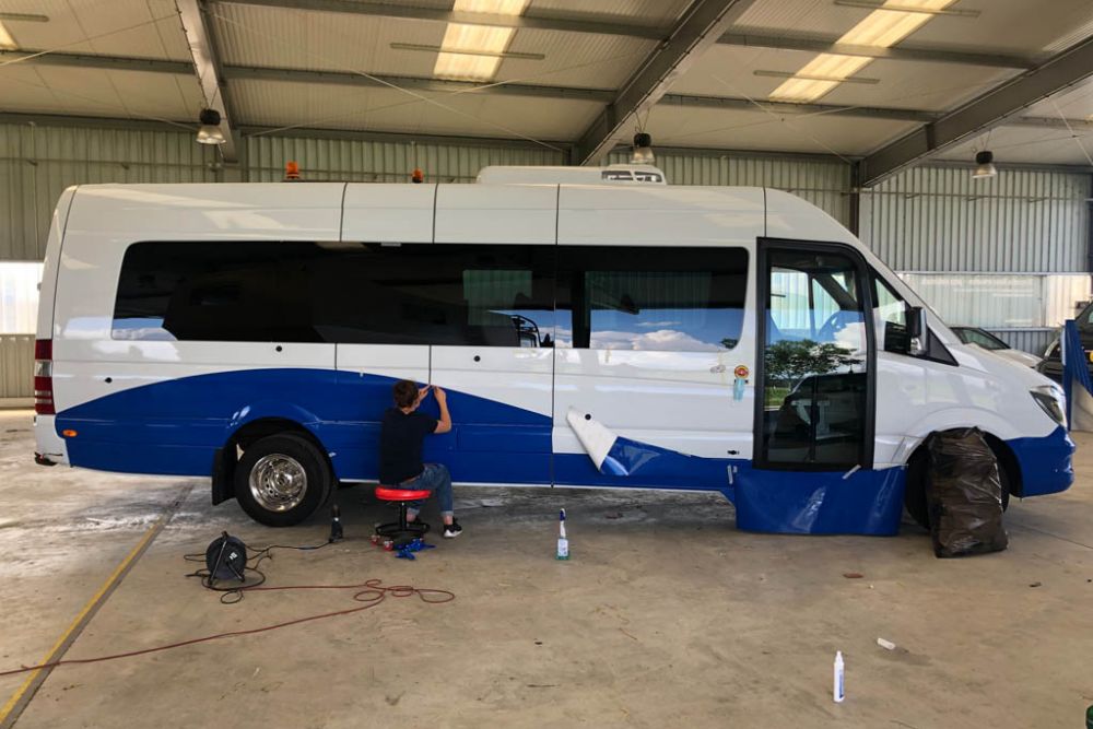 Beschriften Merc Sprinter Kleinbus Aare Aemme Reisen Events 9
