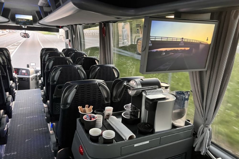 Car Bus Man Lions Coach Aare Aemme Reisen Events 7